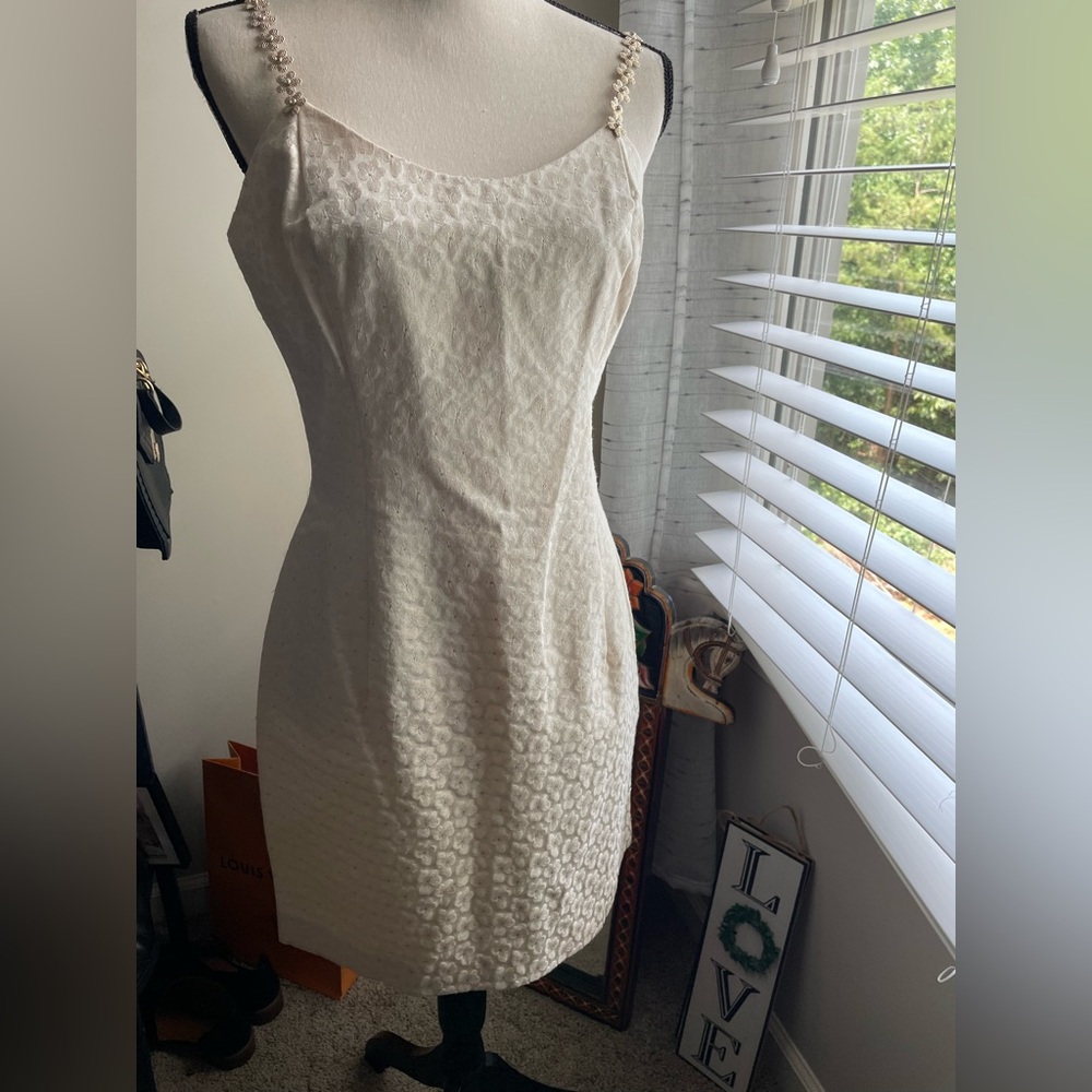 Jessica McClintock Gunne Sax Woman’s Dress in SZ 11/12 in gently used condition